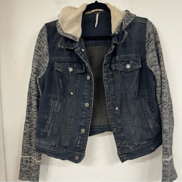 Free People Denim Hoodie Jacket With Grey Sweater Sleeve Womens Medium Jean - Picture 8 of 12